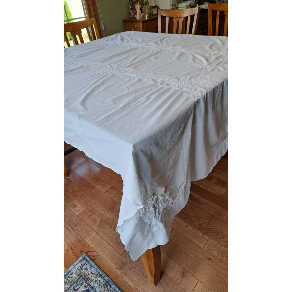 VTG White Cotton Embroidered Rectangular Tablecloth With 12 Napkins